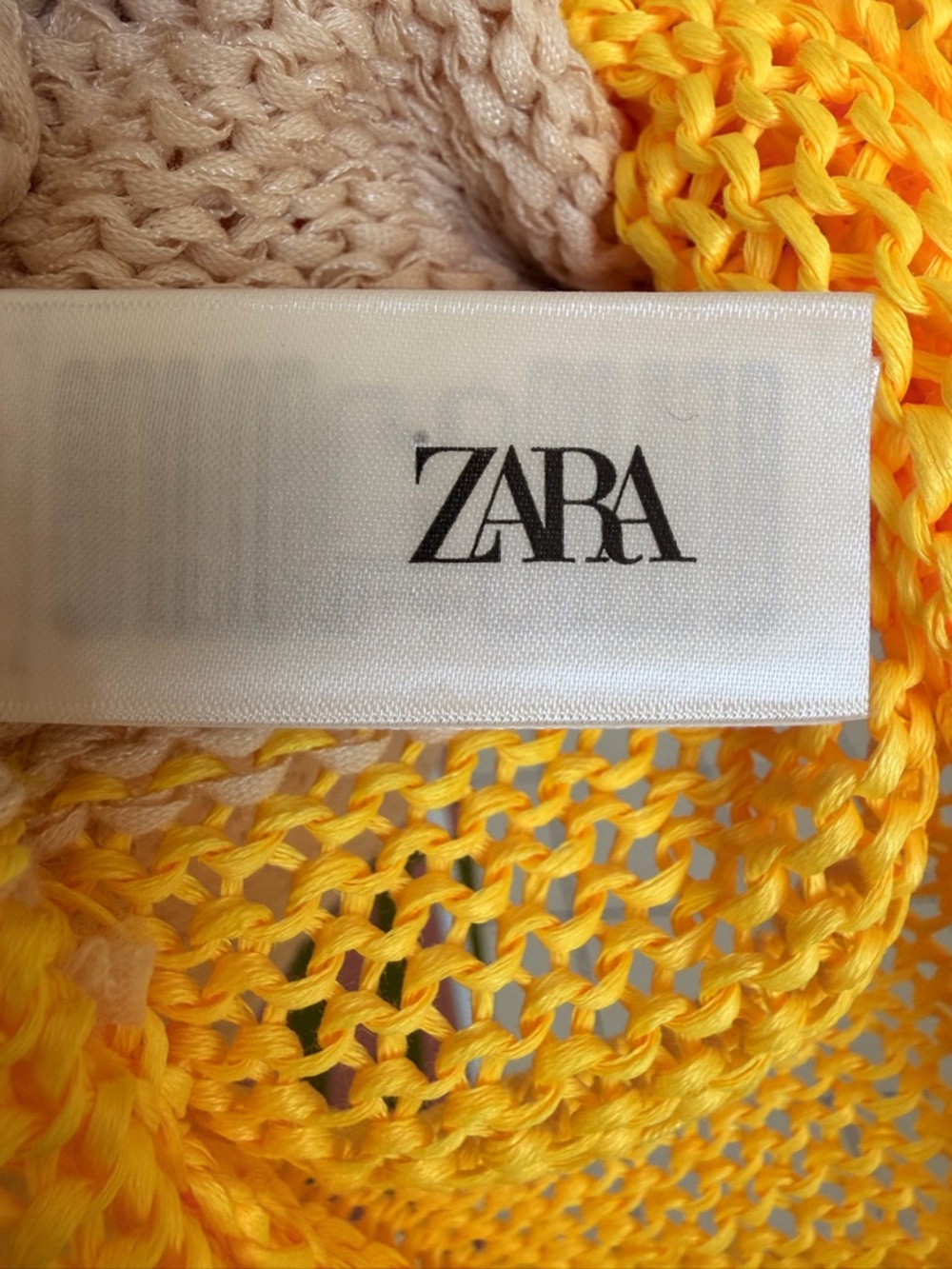 Zara Yellow and Cream Knit VEST - Picture 2 of 13